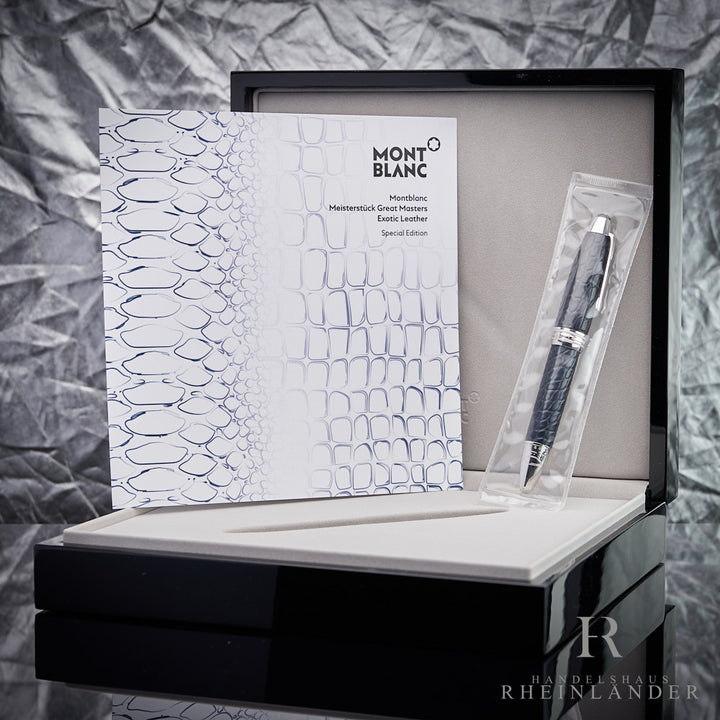 Montblanc Great Masters Alligator Blue Füller stehen in offener Originalschatulle mit Broschüre