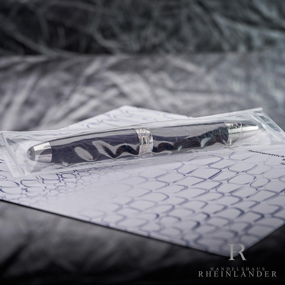 Great Masters Alligator Füller eingeschweißt liegend auf Broschüre