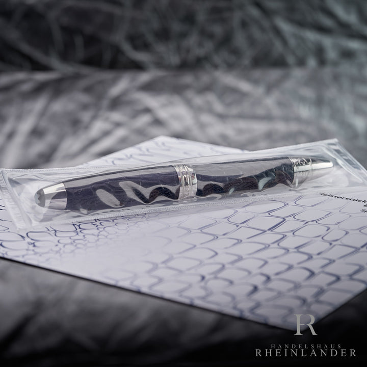 Great Masters Alligator Füller eingeschweißt liegend auf Broschüre