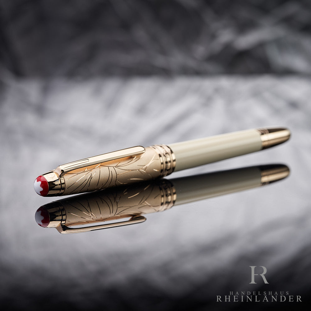 goldener Kappenkopf mit rotem Emblem des Montblanc Romeo & Juliet Doue Classique Rollerballs liegend