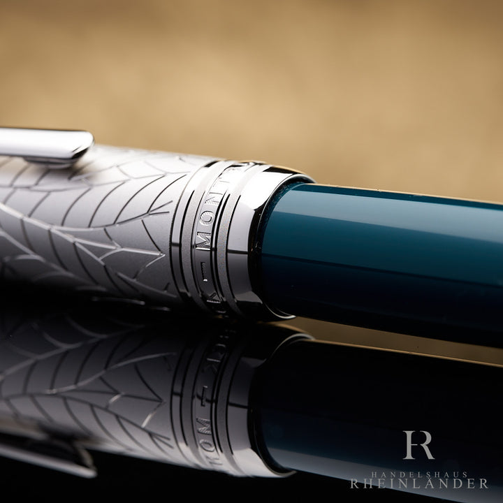 Nahaufnahme der silbernen Kappenringe mit Gravuren am Solitaire Doue Romeo & Juliet LeGrand Rollerball