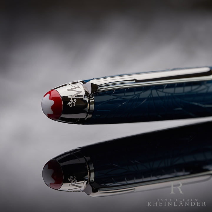 rot silberner Kappenkopf mit kunstvoller M Gravur und silbernem Clip des Resin LeGrand Romeo & Juliet Rollerballs