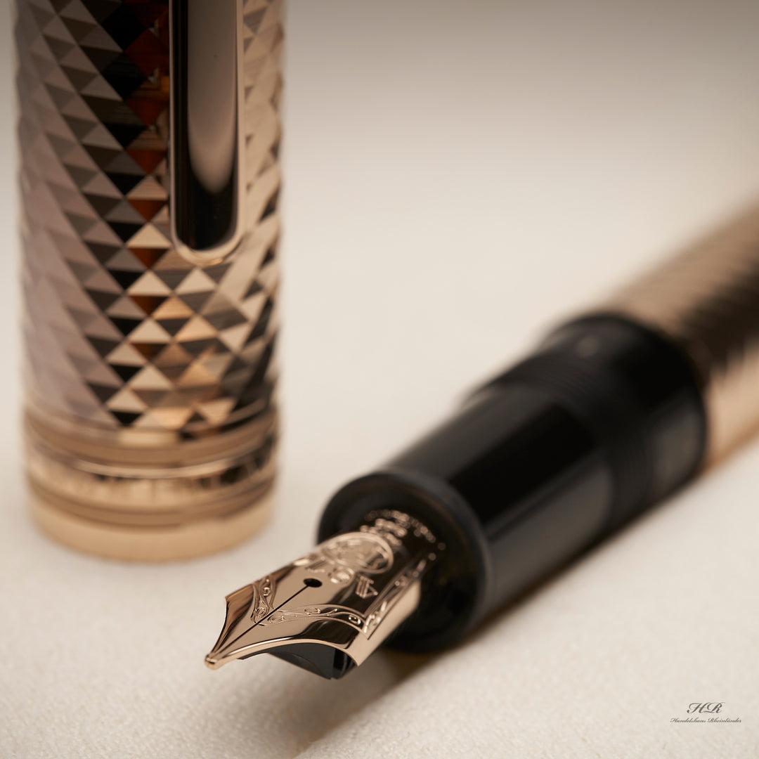 Montblanc Meisterstück Solitaire Geometric Dimension Le Grand Füller ID 105990