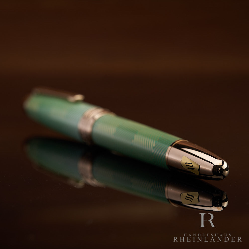 Montblanc Calligraphy Celadon Degrade Curved Nib Füllfederhalter 129302