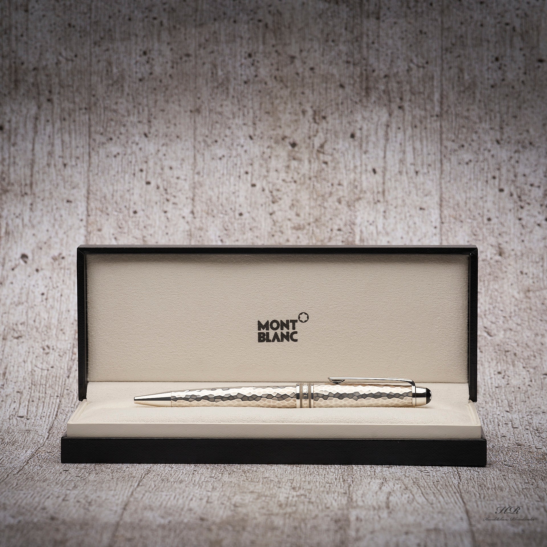 Montblanc Meisterstück Solitaire Martelé Sterling Silver Midsize