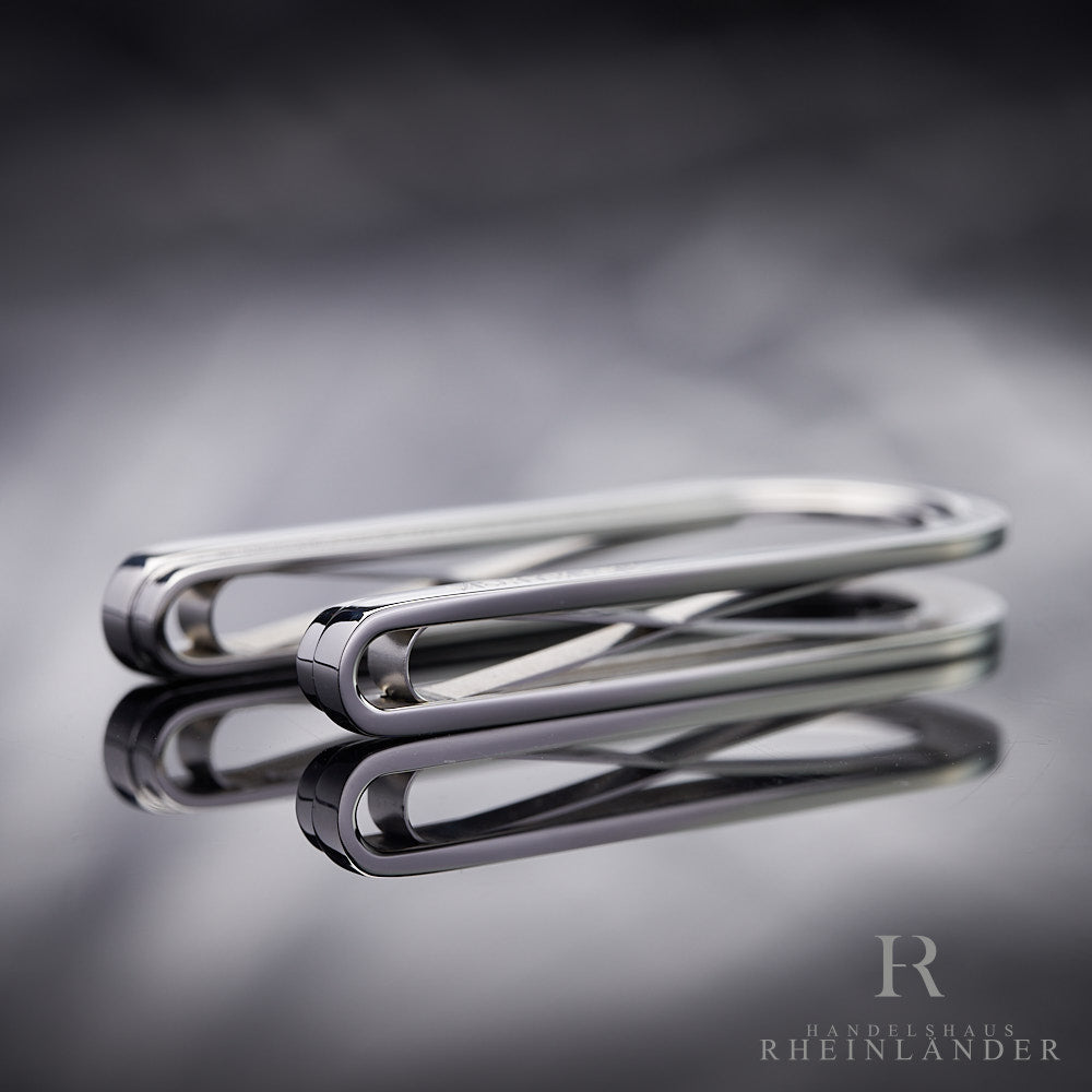 Montblanc Great Gatsby Geldklammer liegend vor silbernem Hintergrund