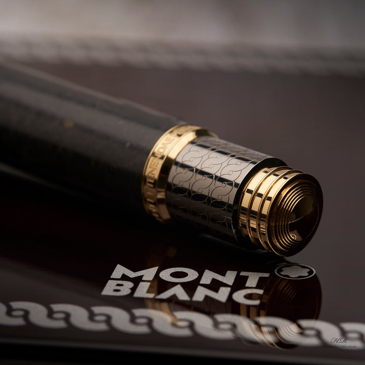 Konusende des Montblanc Hadrian 4810 Füllers mit gravierten Mustern und Montblanc Logo