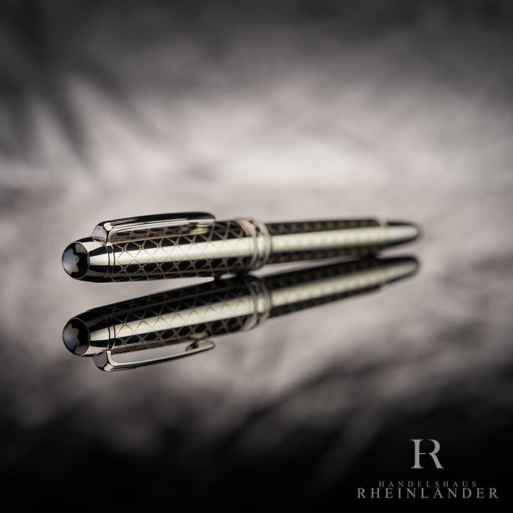 silberner Kappenkopf mit Perlmutt Montblanc Emblem am Mozart Jewellery Edition Rollerball liegend