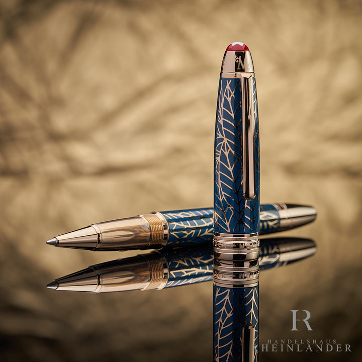 offener Montblanc Romeo & Juliet Solitaire Rollerball mit blauem floralen Muster und vergoldeten Beschlägen