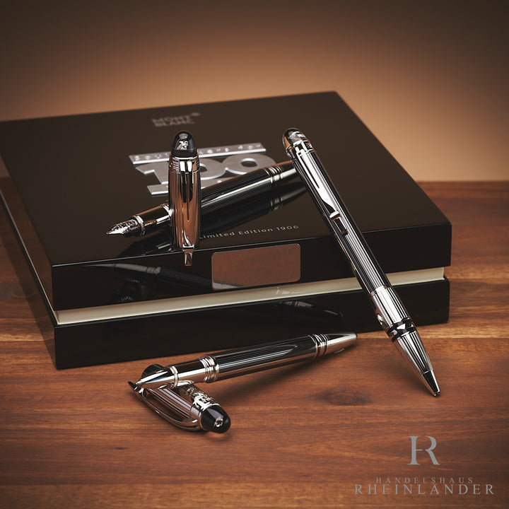 Silberfarbenes Starwalker 3er Schreibgeräte-Set mit Hilfe von schwarzer Klavierlack-Originalverpackung präsentiert