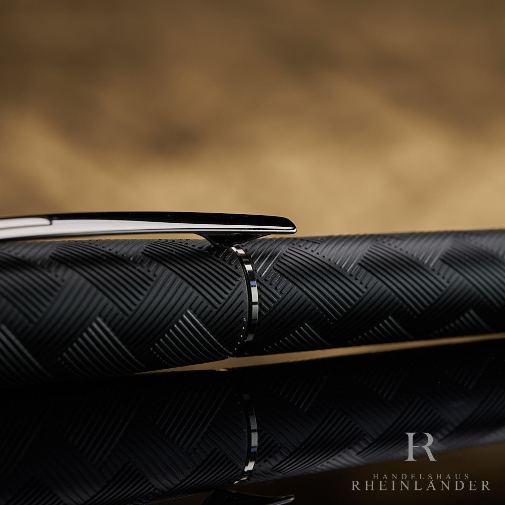 Montblanc Starwalker Extreme Resin Rollerball Fineliner ID 133763